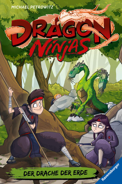 Diese Ninjas sind drachenstark! Die Dragon Ninjas sind fassungslos: Der böse Drache O- Gonsho hat drei der magischen Ninja- Waffen in seine Gewalt gebracht! Lian, Sui und Pepp müssen die vierte Waffe unbedingt vor ihm finden, sonst ist alles verloren. Sofort begeben sich die Freunde in die Wälder von Chipanea - dort bewacht der Drache der Erde die magische Armbrust Yuki, deren Pfeile Erdbeben auslösen können … Ein geheimes Ninja- Internat. Vier magische Waffen. Und ein böser Drache, der sie in seinen Besitz bringen will ... Nur die Ninja- Schüler Lian, Sui und Pepp können seine Pläne durchkreuzen. Denn sie sind Dragon Ninjas! Drachenstarke Kinderbücher ab 8 Jahre über Mut, Freundschaft und Selbstbewusstsein. Eine tolle Geschenkidee für Jungen und Mädchen! Entdecke alle Abenteuer der „Dragon Ninjas“- Reihe: Band 1: Der Drache der Berge Band 2: Der Drache des Feuers Band 3: Der Drache des Himmels Band 4: Der Drache der Erde Band 5: Der Drache der Schatten Band 6: Der Drache des Wassers