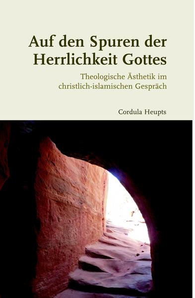 Wie kann die Schönheit und Herrlichkeit Gottes erlebt und verstanden werden? In Christentum und Islam lassen sich ganz unterschiedliche ästhetische Zugänge zur Offenbarung finden. Die Autorin der vorliegenden Studie wählt die Herrlichkeitstheologie des katholischen Theologen Hans Urs von Balthasar, der die Wucht der Gestalt Jesu Christi beschreibt, als Grundlage für den christlich-islamischen Dialog. Balthasars Theologie wird komparativ-theologisch in ein Gespräch gebracht mit dem Denken Navid Kermanis und Ahmad Milad Karimis, für die die Schönheit Gottes in der Rezitation des Koran erlebt werden kann. Die Autorin leistet einen wichtigen Beitrag für den ästhetischen Zugang zur christlichen und islamischen Offenbarung sowie zur Öffnung der Theologie Balthasars für den Dialog mit dem Islam. In der Studie wird gezeigt, wie durch den Dialog das Verständnis der religiösen Traditionen bereichert werden kann.