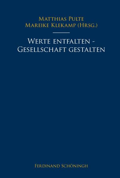 Werte entfalten-Gesellschaft gestalten. Unter diesem Motto versammeln sich 17 namhafte Autoren mit Beiträgen zu hochaktuellen und gesellschaftlich brisanten Themen. Dabei reicht das Spektrum von verfassungsrechtlichen Grundorientierungen und kirchenrechtlichen Verortungen über spezifisch sozialethische Themen zu Gesellschaft, Partnerschaft, Ehe, Familie und Wirtschaft bis hin zu religionspädagogischen Aspekten der Wertebildung in der und für die Gesellschaft. Zudem wird der Horizont über die spezifisch deutschen Verhältnisse geweitet. Die Beiträge geben aktuelle Orientierungen zu Fragen, die in der Gesellschaft des beginnenden 21. Jahrhunderts oft kontrovers diskutiert werden. Bei aller Verschiedenheit verbindet die Autoren und ihre Beiträge ein gemeinsames naturrechtliches und ordnungsethisches Fundament. Dass dies auch heute, trotz manch gegenteiliger Überzeugung, nicht obsolet geworden, sondern geeignet ist, auf konkrete Fragen ebensolche Antworten zu liefern, zeigt der vorliegende Band. Mit dieser Festgabe möchten die Autoren Prof. Dr. Manfred Spieker, den emeritierten Sozialethiker der Universität Osnabrück, zur Vollendung des 70. Lebensjahres ehren.