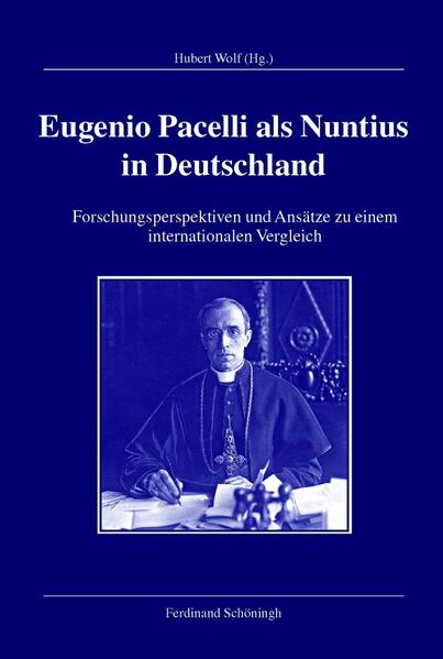 Zwölf Jahre war Eugenio Pacelli Nuntius in Deutschland und anschließend zehn Jahre Kardinalstaatssekretär im Vatikan, bevor er am Vorabend des Zweiten Weltkrieges zum Papst Pius XII. gewählt wurde.Seit 2006 sind die vatikanischen Akten für die Jahre von 1917 bis 1939 für die historische Forschung freigegeben. Sie erlauben einen umfassenden Blick auf diese Zeit und neue Zugänge zur Politik und Person Pacellis. Die zentrale Überlieferung der Katholischen Kirche in der weltgeschichtlichen Umbruchsphase zwischen den beiden Weltkriegen bietet nicht nur eine neue Sicht auf Deutschland. Die neuen Archivquellen ermöglichen es auch erstmals, in einem internationalen Vergleich viele entscheidende Fragen zum Verhalten von Kirche und Kurie in dieser Zeit zu beantworten.