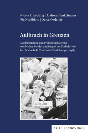 Von der Mütterlichkeit zur Partnerschaft, von der Berufung zum Beruf, von der Helferin zur akademischen Fachkraft-den Wandel katholischer Frauenleben von den 1960er- bis zu den 1980er-Jahren untersucht dieser Band. Wie positionieren sich katholische Frauen zwischen Kirche und gesellschaftlichen Entwicklungen? Welche Gestaltungsmacht entwickelten sie und welche Begrenzungen akzeptierten sie? Der Band analysiert erstens das weibliche Rollen- und Berufsverständnis von katholischen Frauen anhand der Zeitschrift „Die christliche Frau”, zweitens den Übergang des Berufs der Seelsorgehelferin zu dem der Gemeindeassistentin/-referentin, drittens die Praxis der theologischen Ausbildung von Frauen zu Gemeindereferentinnen sowie viertens die Erschließung des Hochschulraums der Sozialen Arbeit durch Frauen. Das Untersuchungsfeld der Studien bildet die 1971 gegründete Katholische Fachhochschule Nordrhein-Westfalen.