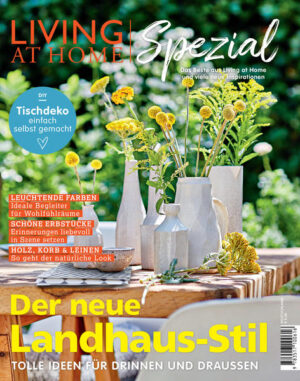 Der neue Landhaus-Stil - Tolle Ideen für Drinnen und Draußen! In dieser Ausgabe von LIVING AT HOME SPEZIAL gibt es wieder tolle Wohnideen und Einrichtungs-Inspirationen! Stilvoll und mit Klasse Dinge selber machen, (um)dekorieren - ohne großen Aufwand, aber mit großer Wirkung. Ein Zuhause – das ist mehr als Wohnen! In diesem Heft: - DIY - Tischdeko einfach selbst gemacht -Leuchtende Farben - ideale Begleiter für Wohlfühlräume -Schöne Erbstücke - Erinnerungen liebevoll in Szene gesetzt -Holz, Korb und Leinen - so geht der natürliche Look! Ausstattung: mit zahlreichen Farbfotos