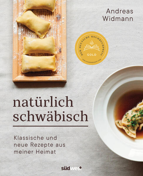 Mehr als Spätzle und Soße Andreas Widmann kocht nicht nur die heißgeliebten Klassiker der schwäbischen Küche! Seine innovativen Neu-Interpretationen begeistern auf Sterneniveau ohne ihren Ursprung zu verleugnen. Die Gerichte im traditionsreichen Familienbetrieb »Löwen«, wie auch im Gourmetrestaurant »ursprung«, spiegeln seinen engen Bezug zur Heimat. Alle Rezepte sind einfach zuzubreiten und Andreas verrät, wie man sie mit regionalen Zutaten in echte Delikatessen verwandelt. Nebenbei erzählt er von seinen lokalen Produzenten, seinem Umgang mit dem Thema Nachhaltigkeit und dem Familienunternehmen, das er in 9. (!) Generation führt. Eine geniale Symbiose aus herzlicher Gastlichkeit und schwäbisch-fundiertem Handwerk. Die außergewöhnliche Fotografie von Vivi D'Angelo fängt die Stimmung auf der Alb perfekt ein und macht aus den Rezepten optisch einen Hochgenuss. Ausstattung: 150 farbige Fotos