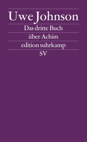 Im Jahre 1961, kurz vor dem Bau jener Mauer, die Ost- und West-Berlin voneinander abschnitt und die Grenze durch Deutschland zu einer militärisch bewachten werden ließ, veröffentlichte Uwe Johnson Das dritte Buch über Achim. Nach seinen Motiven befragt, erklärte er, er habe sich zur Niederschrift dieses Romans entschlossen, »weil ich dachte, daß die Teilung Deutschlands in bestimmten Aspekten für die Teilung der Welt repräsentativ wäre, und weil ich glaube, daß die Konfrontation zweier Lebensweisen, zweier verschiedener Kulturen, zweier verschiedener Wirtschafts- und Regierungsformen - und ich bin von der Gegensätzlichkeit dieser Unterschiede überzeugt - die Wahl verdeutlichen könne, vor die wir gestellt sind.« Diese Differenz erlebt der Hamburger Journalist Karsch, der eine Biographie des in der DDR bekannten Radrennfahrers Achim T. schreibt. Zwei Biographien über diesen großen Sportler sind bereits erschienen. Doch der Versuch Karschs, das Leben und die überzeugung von Achim T. zu eruieren, scheitert, seine Kategorien greifen nicht, sie stoßen bei dem, dessen Leben es zu beschreiben gilt, auf Unverständnis.