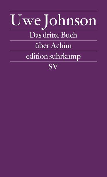 Im Jahre 1961, kurz vor dem Bau jener Mauer, die Ost- und West-Berlin voneinander abschnitt und die Grenze durch Deutschland zu einer militärisch bewachten werden ließ, veröffentlichte Uwe Johnson Das dritte Buch über Achim. Nach seinen Motiven befragt, erklärte er, er habe sich zur Niederschrift dieses Romans entschlossen, »weil ich dachte, daß die Teilung Deutschlands in bestimmten Aspekten für die Teilung der Welt repräsentativ wäre, und weil ich glaube, daß die Konfrontation zweier Lebensweisen, zweier verschiedener Kulturen, zweier verschiedener Wirtschafts- und Regierungsformen - und ich bin von der Gegensätzlichkeit dieser Unterschiede überzeugt - die Wahl verdeutlichen könne, vor die wir gestellt sind.« Diese Differenz erlebt der Hamburger Journalist Karsch, der eine Biographie des in der DDR bekannten Radrennfahrers Achim T. schreibt. Zwei Biographien über diesen großen Sportler sind bereits erschienen. Doch der Versuch Karschs, das Leben und die überzeugung von Achim T. zu eruieren, scheitert, seine Kategorien greifen nicht, sie stoßen bei dem, dessen Leben es zu beschreiben gilt, auf Unverständnis.