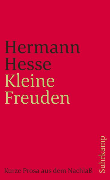 Unter dem Titel »Die Kunst des Müßiggangs« erschien 1973 eine erste Sammlung mit unbekannter Kurzprosa Hermann Hesses, die in den bisherigen Ausgaben seiner Gesammelten Schriften und somit auch in der Hesse-Werkausgabe von 1970 fehlt. Dieser Sammelband war rasch vergriffen und mußte seither jedes Jahr neu aufgelegt werden. Er hat ein überraschend nachhaltiges Interesse an Hesses darüber hinaus noch unveröffentlichter Kurzprosa ausgelöst und uns nahegelegt, nun, mit diesem zusätzlichen Band nahezu den gesamten »Feuilleton«-Nachlaß Hermann Hesses zu publizieren. Die Sammlung »Kleine Freuden« enthält die wichtigsten noch unbekannten autobiographischen Betrachtungen und Erinnerungen. Wie bereits »Die Kunst des Müßiggangs« wurde auch dieser Fortsetzungsband chronologisch angelegt. Von der 1899 entstandenen Titelbetrachtung bis zum Rückblick »Vierzig Jahre Montagnola« (1960) gibt es einen Querschnitt durch die Biographie Hermann Hesses. Er enthält mehr als 40, in zahlreichen Zeitungen und Zeitschriften veröffentlichte Stücke, die zuvor in Buchform noch nie zusammengefaßt worden sind, und mehr als 20 in thematischen Sammelbänden verstreute Arbeiten, die sämtlich noch nicht in die Hesse-Werkausgabe aufgenommen werden konnten. Die Sammelbände »Kunst des Müßiggangs« und »Kleine Freuden« ergänzen somit diese Ausgabe um über 150 bisher kaum bekannte Kurzprosastücke Hermann Hesses.