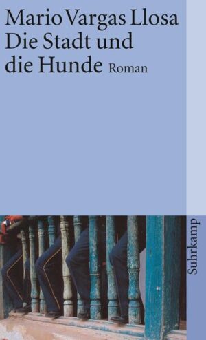 Die Stadt und die Hunde ist eine kritische Durchleuchtung der peruanischen Gesellschaft, eine leidenschaftliche Prüfung ihrer Widersprüche, ihrer Heucheleien, ihrer falschen Mythen und Konfusionen.