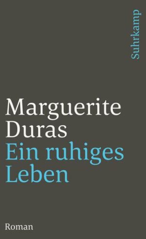 Ein ruhiges Leben ist eines der ersten Bücher, die Marguerite Duras geschrieben hat. Da ist ein Einödhof im Süden Frankreichs, die beiden Alten, denen er gehört, ein Bruder der Frau, von dem alles Unglück ausgeht, ein Sohn und eine Tochter. Im Mittelpunkt der Handlung steht Francine, die die Geschichte erzählt, zunächst atemlos, fast gehetzt Bericht gebend von den Wirren, von Zweikämpfen, Mord und elendem Sterben. Das Leben auf dem Hof geht weiter, aber Francine flieht und erwacht in einer kleinen Pension am Meer zu sich selbst. Sie entdeckt sich, ihren Körper, ihre Bindungen, ihre Liebe, die Liebe schlechthin als Element des Seins. Wo zuerst Hast und Erregung war, ist nun Ruhe und Beruhigung, aber auch an diesem Ort ist kein Bleiben. Francine kehrt zurück, droht dem Tod anheimzufallen und versucht nun mit ihren letzten Kräften zu verwirklichen, was aus so vielen Zerstörungen und Gefährdungen noch gerettet werden kann, ihr eigenes Leben, ihre eigene Liebe, ein Leben in Ruhe.