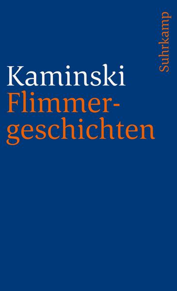 »Mein ehemaliger Programmdirektor«, so der Autor in seinem Vorwort, »pflegte zu sagen, das Fernsehen könne nicht besser sein als seine Mitarbeiter. Eher schlechter. Alles komme darauf an, wer sie auswählt. Ist der Personalchef ein Idiot, rekrutiert er Idioten. Am meisten schätzt er Leute, die noch dümmer sind als er. Dann ist er König. Im Reich der Arschbacken - sagen die Juden - ist auch der Furz eine Nachtigall. Ich habe mich daran gewöhnt, unter Nachtigallen zu arbeiten. Und nun fragen Sie mich, wie ich das ertragen konnte. Einunddreißigjahre lang. Das will ich ihnen verraten. « Mit und in den Flimmergeschichten, einer Sammlung von zehn Erzählungen. »Kaum jemals sind die Tücken des Massenmediums so brillant analysiert und in knappen Anekdoten geschildert worden wie in Kaminskis Flimmergeschichten. Die Mechanismen polnischer Zensur und Propaganda sind die eine Seite dieser Erzählungen