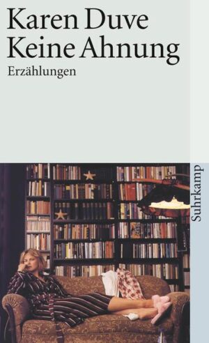 »Keine Ahnung, wie ich das Abitur geschafft habe«, wundert sich die Apothekertochter, die »Schlaf- und Beruhigungsmittel schluckte wie jemand, der sowieso bald stirbt und der sich bloß noch über die finalen Schmerzen hinweghilft«. In der Disko Sitrone, einem Ort, an dem sie »lieber unglücklich war als an allen anderen Orten«, durchtanzt sie die Nächte, aufputschendes Ephedrin bringt sie jetzt in ganz andere Aggregatzustände. »Ich hätte Wünsche und Ziele haben sollen«, sagt sie, »doch für mich war die Zukunft bloß ein Feind mehr, der es auf mich abgesehen hatte.«