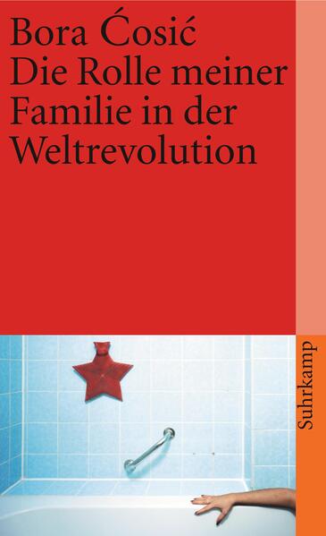 Die Rolle meiner Familie in der Weltrevolution, heute ein Klassiker der europäischen Literatur, war ein Kultbuch in Jugoslawien. Aus der Perspektive eines Kindes - unschuldig bis zur Idiotie - wird in kaum zu überbietender Knappheit vorgeführt, wie Krieg, Faschismus und Kommunismus den Mikrokosmos einer heruntergekommenen Familie in Belgrad der vierziger Jahre heimsuchen. Hier hält man Lenins Schrift »Ein Schritt vor, zwei zurück« für ein Tango-Lehrbuch, diskutiert über Zwerge in Einmachgläsern und geht in Deckung, wenn die Partisanen den Freund von gestern zum Feind erklären. Die unheimliche Lakonie des Erzählers, der irrsinnige Witz und melancholische Humor des Buches machen es zu einem Meisterwerk der Subversion.