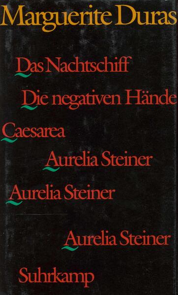 »Das Nachtschiff« ist eine abenteuerliche Geschichte, die, im Gegensatz zu anderen Geschichten, von erlebbarer Nähe ist: Ein junger Mann hat Bereitschaftsdienst im Fernmeldeamt. Es erreicht ihn der Anruf einer jungen Frau. Dies ist der Beginn eines nicht abreißenden Gesprächs, Nacht für Nacht, das bald zur Liebe wird. Aber F., die junge Frau, ist sterbenskrank ... Eine Geschichte über dem Abgrund: dem der Ausweglosigkeit, dem der Finsternis der Nacht, dem der Unüberprüfbarkeit der Identität. »Caesarea« - das ist das einzig Übriggebliebene von einer Geschichte, das einzige Wort, das imstande ist, die Geschichte zu benennen. »Caesarea« ist die Gesamtheit. »Caesarea« ist der Inbegriff des Schmerzes einer Trennung, der nicht aufhören wird: »Ich rufe den, der mir antworten wird.« Negative Hände nennt man die Darstellung von Händen, die in den magdalenischen Höhlen des südatlantischen Europa gefunden wurden. Der Umriß dieser weit geöffnet auf dem Stein ruhenden Hände war farbig übermalt. Zumeist blau, schwarz. Manchmal rot. Für diesen Brauch wurde keine Erklärung gefunden. So wie in »Caesarea« und im Nachtschiff« das Rufen nach dem, der antworten wird, nicht endet, so wird in der dreistufigen Geschichte »Aurelia Steiner« die Suche nach dem, der liebt, nicht enden. Aurelia Steiner schreibt dem, der gemeint ist, unaufhörlich Briefe. Denn er soll irgendwo vor langer Zeit gestorben sein (an der Hitze, an der Pest, am Krieg) oder im Lager des von Deutschen besetzten Polen. Solange sie schreiben wird, ist der andere nicht tot.