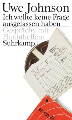 In den Begleitumständen, dem Bericht von seinen Erfahrungen als Schriftsteller in Ost wie West, schildert Uwe Johnson das Scheitern eines 1963 in Angriff genommenen Buches. In ihm wollte er die Arbeit von Fluchthelfern dokumentieren. Deshalb führte er mit den Mitgliedern der Gruppe Girrmann (sie half nach dem Mauerbau annähernd 5000 Menschen, die DDR zu verlassen) Gespräche über das Warum und Wie ihrer Arbeit. Diese Unterredungen wurden auf Tonband aufgezeichnet, das Projekt von Johnson jedoch abgebrochen. In den Begleitumständen erklärt er lapidar: »Ja - die Tonbänder sind gelöscht.« Hier irrte Uwe Johnson: Die insgesamt fünfstündigen Interviews mit Detlef Girrmann und Dieter Thieme haben sich erhalten, da Johnson sie ihnen zurückgab. Ihre Transkription wird hier zum ersten Mal veröffentlicht. Nun ist exemplarisch zu verfolgen, wie der Genauigkeitsfanatiker die Fakten erhebt, die er in sein Erzählen verwebt