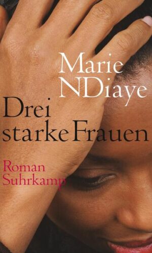 Den neuen Roman der »ungewöhnlichsten Schriftstellerin Frankreichs« beschrieb die Frankfurter Allgemeine Sonntagszeitung in den knappen und präzisen Worten: Er handle »von drei vollkommen unterschiedlichen Frauen, die sich von den Schwierigkeiten des Lebens nicht unterkriegen und von ihren Mitmenschen nicht demütigen lassen«. Die vierzigjährige Norah gibt dem Drängen ihres Vaters nach und besucht ihn in Dakar: Die Juristin soll ihren Bruder aus dem Gefängnis holen. Das schwierige Treffen mit dem Vater führt die Frau an den Rand des Wahnsinns. Fanta hat im Unterschied zu Norah Dakar verlassen, um ihrem Ehemann Rudy in die französische Provinz zu folgen. Sie gibt sich dort vor Langeweile auf, so meint Rudy, durch dessen Perspektive wir von Fanta erfahren - doch ihm entgeht Entscheidendes. Von Afrika aus betrachtet erscheint ihre Existenz geradezu luxuriös und begehrenswert, weshalb Khady, die junge Afrikanerin, illegal nach Frankreich einzuwandern sich bemüht - doch sie endet, tot, an Grenzen. Drei Lebensläufe, drei starke Frauen, die ihre Würde verteidigen, indem sie sich im entscheidenden Moment weigern, so zu handeln, wie es die Umgebung verlangt: drei Frauen, die selbst in extremster Situation ihre Würde verteidigen.