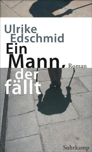 Sommer 1986. Berlin-Charlottenburg. Ein Mann steht auf der Leiter und streicht die Decke einer Altbauwohnung, in die er mit seiner Gefährtin einziehen will. Da verliert er das Gleichgewicht und stürzt in die Tiefe. Danach ist nichts mehr, wie es war. Brutaler hätte der Aufbruch zweier Menschen in die gemeinsame Zukunft kaum scheitern können. Doch was wie ein Ende erscheint, geht langsam über in die Erforschung eines unbekannten Kontinents: des eigenen Lebens. Der Kampf mit der Querschnittslähmung und die erzwungene Verlangsamung des Alltags müssen sich in einer Umgebung behaupten, die sich mit dem Mauerfall rasant verändert. Iranische Oppositionelle, russische Neureiche, Roma-Flüchtlinge aus dem zerfallenden Jugoslawien ziehen ein. Jahrzehnte vergehen, die Wohnung im Eckhaus bleibt Beobachtungsstation und Zufluchtsort, ausgesetzt und geschützt zugleich. Unten auf der Straße wird das Leben nicht nur schneller, sondern lauter, roher, gewalttätiger. Dann leert sich das Haus. Am Ende bleibt das alte Liebespaar - und der lebenslange Versuch, standzuhalten. Nach dem großen Erfolg ihres Romans Das Verschwinden des Philip S. stellt Ulrike Edschmid erneut ihr Vermögen unter Beweis, von der Essenz eines Unglücks zu erzählen. Und von dem anderen Blick auf die Welt, den wir dabei erlernen.