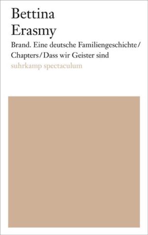 Fritz und Greta lernen einander in den 50er Jahren kennen und gründen eine Familie. Die Geschäfts-idee von Fritz, sein Geld in Immobilien zu investieren, wird sich als goldwert erweisen. Deutschland wird nach den Zerstörungen des Krieges schnell wiederaufgebaut und Fritz wirkt kräftig mit am Wirtschaftswunder. Die Kinder Michael und Paulina wachsen in scheinbar gesicherten Verhältnis-sen auf. Doch sie tragen mit, was die Eltern belastet: das Schweigen über traumatische Erfahrungen, die sie als Kriegskinder in Bombennächten oder auf der Flucht erlebt haben, die verdrängte Trauer um Verstorbene. Bettina Erasmy erzählt die komplexe Geschichte einer westdeutschen Familie über den Zeitraum eines halben Jahrhunderts hinweg. Wie Traumata und Gefühlskälte sich einschreiben in die DNA einer Familie, darüber schreibt die Dramatikerin in leichtfüßigen und auch komischen Dialogen. Mit liebevoller Distanz entwirft Erasmy Bühnenfiguren, die einem nahegehen, und schreckt nicht zurück vor drastischen Bildern, die deshalb so stark berühren, weil sie an kollektive Erfahrungen rühren. Dieser Band vereint neben Brand. Eine deutsche Familiengeschichte zwei weitere Stücke der Dramatikerin Bettina Erasmy: Chapters ist das Protokoll eines Ausstiegs, ein Roadmovie, in dem die Protagonistin eine scheinbar gesicherte Existenz eintauscht gegen ein Leben auf der Straße. Dass wir Geister sind erzählt wie Brand eine Familiengeschichte: Zwei Jahre nachdem Klaus am Tag sei-ner Verlobung mit Anna bei einem Autounfall stirbt, ist er wieder da, ausgerechnet am Tag der Verlobung von Anna und Malte. Die besondere Stärke von Erasmys Stücken liegt in der Schärfe und Genauigkeit einer glasklaren Sprache, in der Leichtigkeit und im Esprit der Dialoge, in der Erzählhaltung, in der Tragödien ohne Ironie und Komödie nicht zu denken sind.