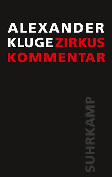 Seit frühester Kindheit ist der Zirkus für Alexander Kluge ein Faszinosum und ein Phänomen seiner Zuwendung, die sich über sein filmisches Werk (Die Artisten in der Zirkuskuppel, ratlos) bis in die jüngsten seiner literarischen Arbeiten erhalten hat. In ihm findet er das »Schattenbild der Arbeit« und zugleich das Inbild menschlicher Spitzenleistung von Liebe über Krieg bis zur Revolution. Denn die im Zirkus vorgeführten Leistungen sind Projektionsflächen von Utopien, bieten ein fassliches Bild für Entwicklungen der Zivilisation mit ihren fast unendlichen Möglichkeiten und zwischenzeitlich unvermeidlichen Abstürzen - gleich ob der Beifall aufrauscht oder die Artisten auf dem Boden der Manege ihre Glieder zählen. In Wortfeldern, Bildern und Filmsequenzen (QR-Codes) öffnet sich auf 200 Seiten ein breites Panorama, in dem sich ratlose Artisten und hochdiffizil operierende Chirurgen ebenso tummeln wie die Kampfpiloten im Zirkus der Lüfte, allmachtstrunkene Sansculotten und nicht zuletzt: die Tiere, deren übermenschlichen Leistungen zwischen Dressur und Flucht dieses Buch ein bleibendes Denkmal setzt.