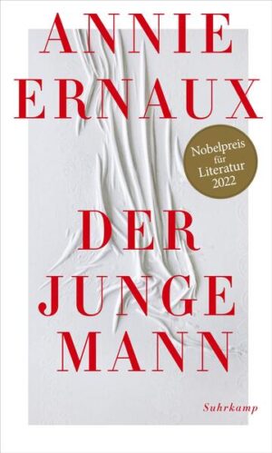 Nobelpreis für Literatur 2022 Sie ist Mitte fünfzig und beginnt ein Verhältnis mit einem dreißig Jahre jüngeren Mann. Einem Studenten, noch dem Milieu verhaftet, aus dem sie sich emanzipiert zu haben glaubt. Er verlässt die gleichaltrige Freundin und liebt sie mit einer Leidenschaft wie keiner zuvor. Entrückte Tage und Nächte in seinem kargen Zimmer, Matratze auf dem Boden, löchrige Wände, defekter Kühlschrank. Doch die intime Episode ist zugleich etwas Politisches, auf der Straße, in den Restaurants und Bars: fast ständig böse Blicke, wütende Reaktionen. Sie ist wieder das »skandalöse Mädchen« ihrer Jugend, nun aber ganz ohne Scham, mit einem Gefühl der Befreiung. Irgendwann erträgt er ihre frühere Schönheit nicht mehr, und sie erlebt bloß noch Wiederholung, obwohl er »ihr Engel ist, der die Vergangenheit heraufbeschwört, sie ewig leben lässt«. Und was heißt das für die Zukunft? Annie Ernaux bricht ihr letztes Tabu - radikal pointiert und prägnant erzählt sie von einer skandalösen Liebesbeziehung, einer ambivalenten Rückkehr in die eigene Vergangenheit und der triumphalen Überwindung einer lebenslangen Scham.