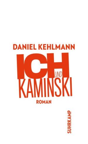 Mit kleineren Gelegenheitsarbeiten schlägt sich Sebastian Zöllner nach seinem Kunstgeschichtsstudium so durch, aber nun hat er einen ganz großen Fisch an der Angel: Er schreibt die Biographie des Malers Kaminski, der, entdeckt und gefördert einst von Matisse und Picasso, durch eine Pop-Art-Ausstellung, seine dunkle Brille und die Bildunterschrift "Painted by a blind man" weltberühmt wurde. Inzwischen lebt Kaminski zurückgezogen in den Alpen und ist ein wenig in Vergessenheit geraten. Soll die Biographie noch rechtzeitig zum Ableben fertig werden, und dieser Termin lässt natürlich größere Aufmerksamkeit erwarten, dann ist Eile geboten. Zöllner, der zunächst mit alten Freunden und Feinden, mit Sammlern und Galeristen gesprochen hat, macht sich zum Objekt seiner Begierde auf den Weg, um exklusive O-Töne zu bekommen. Womit er nicht gerechnet hat: Kaminski ist abgeschirmt durch ein ganzes Heer von Vertrauten, und als es dem Biographen endlich trickreich gelingt, die Bewacher loszuwerden und den Maler auf eine tagelange Reise im Auto mitzunehmen, erkennt er, dass er dem Alten, blind oder auch nicht, in keiner Weise gewachsen ist. Daniel Kehlmann hat einen hochironischen Roman geschrieben, in dem die Ereignisse immer neue und überraschende Wendungen nehmen, ein brillant witziges Verwirrspiel um Lebenslügen und Wahrheit, um Manipulation, um Moral und Kunst.