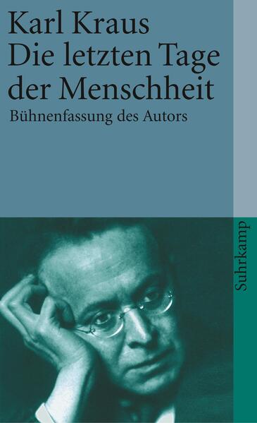 Das einem Marstheater zugedachte Drama, mit dem Karl Kraus Wesen und Wirklichkeit des Ersten Weltkriegs einzufangen suchte, bildet ungeachtet seines Umfangs, der jedes Theatermaß sprengt, die bündigste Darstellung dieser ersten Katastrophe der europäischen Kultur im 20. Jahrhundert. Im Rückblick sind aber auch die Bedingungen der Möglichkeit des zweiten Weltkriegs zu erkennen.