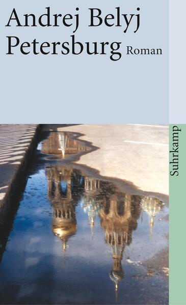 Der gewagteste russische Roman des 20. Jahrhunderts erschien zum ersten Mal 2001 in seiner ungekürzten Urfassung auf deutsch: Andrej Belyjs Petersburg erzählt von einem Mordanschlag, der 1905, am Vorabend der Revolution, in Petersburg vorbereitet wird. Vladimir Nabokov zählte diesen Roman - gemeinsam mit Joyce' Ulysses und Kafkas Verwandlung - zu den drei größten Meisterwerken der Prosaliteratur des 20. Jahrhunderts, und auch für die heutige Kritik ist er ein »Meilenstein des modernen Romans« (Frankfurter Allgemeine Zeitung), der in dieser »kongenialen« übersetzung (NDR) von Gabriele Leupold erst seine ganze Kraft entfaltet. Andrej Belyj (1880-1934) gilt als der bedeutendste Prosaautor des russischen Symbolismus. Petersburg erschien erstmals 1913/14.