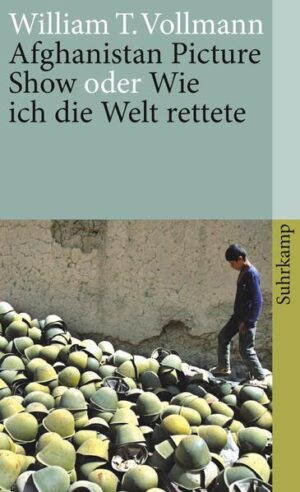 Es gibt ein frühes Werk von einem der am meisten bewunderten amerikanischen Erzähler der Gegenwart zu entdecken: 1982, mit 23 Jahren, reist William T. Vollmann nach Afghanistan, um an der Seite der Mudschahedin gegen die Besatzungstruppen der Roten Armee zu kämpfen. Wie kommt er dazu? Zielloser Idealismus und unglaubliche Idiotie, stellt er fest, je länger sein Abenteuer andauert. Er kam, um Hilfe zu leisten, und braucht sie nun vor allem selbst. Er wollte Klarheit gewinnen über richtig und falsch und versteht immer weniger. Am Ende wird er von einem Partisanen durch Gebirgsflüsse getragen. Vollmann schildert die Szenen des Krieges und seines persönlichen Scheiterns mit meisterhafter Klarheit - und frei von wissender Abgeklärtheit. Afghanistan Picture Show ist die gnadenlos ehrliche Geschichte von einem, der auszog, die Welt zu retten, und den Notleidenden zur Last fiel.