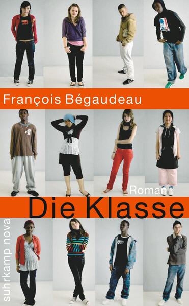 François ist Lehrer in einem typischen Problembezirk im Nordosten von Paris. Seine Schüler heißen Khoumba, Dico oder Souleymane. Angesagte Klamotten, der Afrika-Cup oder das Coolsein an sich sind ihnen allemal wichtiger als der Unterricht oder die französische Sprache. Doch auch die Lehrer passen sich ihrer Umgebung an, François’ Methoden sind einigermaßen extravagant, und mehr als einmal muß er sich fragen, wer hier wem eine Lektion fürs Leben erteilt. Mit einer gehörigen Portion Sarkasmus erzählt François Bégaudeau eine rasante Geschichte von Schülern, für die Respekt eine Frage des aggressiven Auftretens ist, und Lehrern, die weder ihre Schüler noch den Kopierer disziplinieren können. Bestseller in Frankreich Gewinner des Prix France Culture/Télérama Goldene Palme in Cannes, Oscarnominierung für den besten ausländischen Film bundesweiter Filmstart am 15. Januar 2009