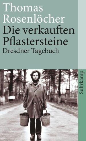 Als dieses Buch 1990 zum ersten Mal erschien, wurde es als ein ungeheuer genauer, gelassener und ironisch-skeptischer Blick auf die Tage der Wende und die Monate danach begrüßt. In einer Zeit, als die Stimmung zwischen schriller Einheitseuphorie und Verklärung der DDR schwankte, schaute Thomas Rosenlöcher genauer hin und verließ sich allein auf sein unabhängiges Urteil. Liest man sein Tagebuch der Wendezeit heute, dann wird klar: Es ist eines der hellsichtigsten Bücher, die wir über das vereinte Deutschland lesen können. Mit großer Glaubwürdigkeit, radikaler Ehrlichkeit und klugem Humor beschreibt Rosenlöcher ein Land, in dem wir bis heute leben.