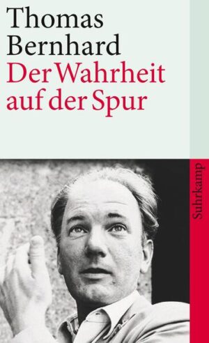 Wenn Thomas Bernhard sich öffentlich äußert, drängt sich der Eindruck auf, er verhalte sich genauso wie die Hauptpersonen in seinen Romanen und Theaterstücken: Da wird die Welt zum Katastrophenroman und zum sinnlosen Schauspiel, in dem Bornierte und Böswillige, Nichtwisser und Nichtkönner agieren, die es in gerechtem Zorn und kunstvoller Übertreibung anzuklagen und zu verurteilen gilt. Vorher werden sie aber, Höchststrafe, der Lächerlichkeit überführt. Deshalb konnte es nicht ausbleiben, daß Bernhards Interventionen ständig von Skandalen begleitet sind: Eine frühe Kritik am Spielplan trägt ihm einen Prozeß des Intendanten ein, die Dankesrede bei einer Preisverleihung mündet in der Absage einer weiteren Preisverleihung, eine Rezension läßt einen Minister nach dem Sendeverbot eines Bernhard-Porträts rufen, ein Interview erregt Politiker und Journalisten gleichermaßen. Der vorliegende Band zeigt den »öffentlichen Bernhard«: Er enthält, in chronologischer Reihenfolge, seine gewichtigen journalistischen Arbeiten, seine Leserbriefe, seine öffentlichen Erklärungen sowie die folgenreichen Interviews. Er beginnt mit einem Salzburger Vortrag aus dem Jahr 1954 und endet mit den letzten von ihm formulierten Zeilen, einem Leserbrief, der drei Tage nach seinem Tod erscheint. Hier ist nachzuvollziehen, wie Bernhard von der Öffentlichkeit gesehen werden möchte, wie er mit ihr spielt, wie er sie für seine Zwecke benutzt, Skandale inszeniert - und er gleichzeitig seine Vorlieben, seine Sympathien, seine Vorbilder preist.