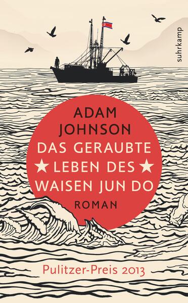 Pak Jun Do hat noch nie einen Film gesehen, kaum je ein Werbeplakat, er findet es merkwürdig, dass woanders Leute Tiere im Haus halten, und wundert sich über Maschinen, die Geld auswerfen. Er kennt keine Ironie, keine Kunst, keine Mode und keine Magazine. Aufgewachsen im nordkoreanischen Waisenhaus Frohe Zukunft, ist er ein winziges Rädchen im großen Getriebe der absurd-grausamen Herrschaft des »Geliebten Führers« Kim Jong Il. Schon ein falsches Wort kann jeden sofort ins Lager bringen. Doch mit der Zeit beginnt Jun Do an etwas zu glauben, was stärker ist als Staatstreue: Freundschaft und Liebe. Als er die Schauspielerin Sun Moon trifft, lernt er das bedingungslose Vertrauen in einen anderen Menschen kennen. Und nur dafür lohnt es sich zu überleben.