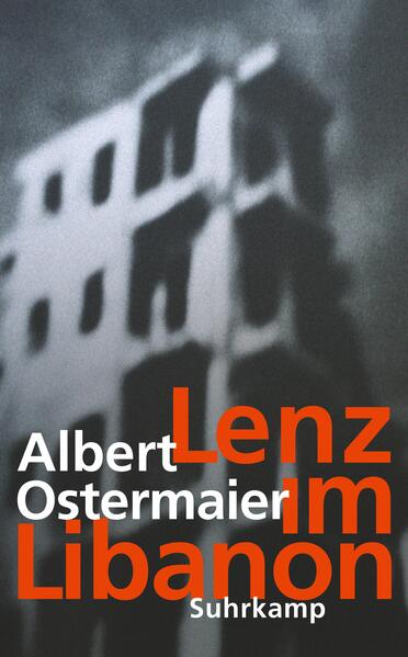 In Büchners Novelle zieht sich der Schriftsteller Jakob Michael Reinhold Lenz zurück, da er die Welt nur auf dem Kopf gehend erträgt. Der Schriftsteller Lenz in Albert Ostermaiers Roman flüchtet sich vor dem Betrieb. Er entdeckt für sich Beirut, das ihm eine Lösung verspricht und damit ein Ende der Schreib- und Selbstkrise. Und so irrt Lenz durch die libanesische Stadt und gerät zwischen den Fronten unter Beschuss. Er flüchtet in Ruinen und in das Halbdunkel, er erinnert sich an den Bürgerkrieg, an Szenen, die er nicht erlebt haben kann, Albträume, denen er entkommen wollte. In Lenz im Libanon erkundet Albert Ostermaier bis ins erschreckendste Detail das gegenwärtige Kaleidoskop der Gewaltexplosionen: im einzelnen Menschen und zwischen den Mächtigen. Der Roman erzählt in seinem blutige Realität und metaphorische Erforschung verbindenden voranstürmenden Rhythmus von Alltag und Sehnsucht eines Schriftstellers.