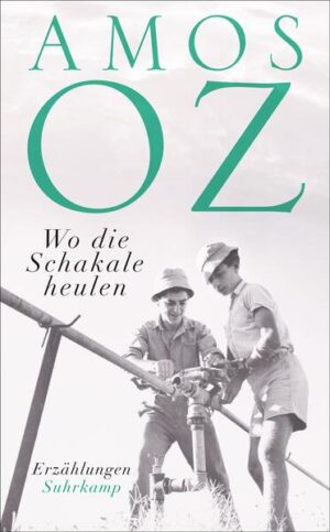 Als Autor trat Amos Oz auf ihn bezeichnende Weise zum ersten Mal 1961 an die Öffentlichkeit, mit einem politischen Essay sowie einer Erzählung. Es folgten mehr als zwanzig Romane, Erzählsammlungen und Essaybände. In Wo die Schakale heulen, seiner ersten Buchpublikation aus dem Jahre 1965, acht Erzählungen, die erstmals in deutscher Übersetzung vorliegen, ist in exemplarischer Weise mitzuerleben, wie Oz zu dem Schriftsteller geworden ist, der er ist. In den Erzählungen sind alle den Autor prägenden Themen bereits versammelt: Der eminent politische Oz erzählt vom Kibbutzalltag in feindlicher Umgebung. Dabei zeigt sich: Politische Gegebenheiten sind äußerst wichtig für das individuelle und kollektive Handeln. Im Heulen der Schakale jenseits der Zäune ist der israelisch-palästinensische Konflikt präsent. Das Außen, die gesellschaftlichen Rahmenbedingungen, erklärt jedoch nicht hinreichend das Verhalten der Einzelnen: Es hängt im gleichen Maße ab von den Traditionen, den Phantasien, dem Glauben. Auch in den frühesten Erzählungen erweist Amos Oz sich als Meister im Verfolg der luzidesten Regungen seiner Personen, die sich auf keinen vorgefassten Begriff bringen lassen. Hier haben die traumhaft-utopischen Aspekte seiner Bücher ihren Ursprung - auch wenn die Hoffnungen von Autor und Protagonisten auf politischer wie individueller Ebene nie in Erfüllung gehen.