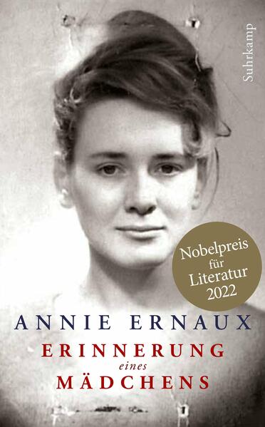 Nobelpreis für Literatur 2022 Mit schonungsloser Genauigkeit erzählt Annie Ernaux von ihrer ersten sexuellen Begegnung - von Macht, Ohnmacht und Unterwerfung. Von einer Wunde, die niemals ausgeheilt ist. Und vom teuer bezahlten Erkennen des eigenen Werts. Sommer 1958: Annie Duchesne wird 18 Jahre alt. Sie arbeitet als Betreuerin in einer Ferienkolonie. Sie findet in eine Clique, zusammen feiern sie Feten, genießen ihre Jugend. Und Annie ist in H. verliebt, mit ihm hat sie ihr erstes Mal. Eine Nacht, die einen anhaltenden Schock bedeutet. Auch weil H. sie fortan ignoriert, weiß sie nicht, wohin mit sich und lässt sich auf andere ein. Schnell ist sie verfemt. Was folgt, sind Ausgrenzung, der Hohn der anderen, ihre eigene Scham. Und Schweigen. Denn über 55 Jahre braucht Annie Ernaux, um sich dieser »Erinnerung der Scham« stellen zu können. »Annie Ernaux gelingt es ganz hervorragend, in ihrem Roman noch einmal zu der innerlich zerrissenen, verliebten, magersüchtigen, ehrgeizigen jungen Frau zu werden, die sie war, als alles in ihr ins Wanken geriet.« Iris Radisch, Die Zeit