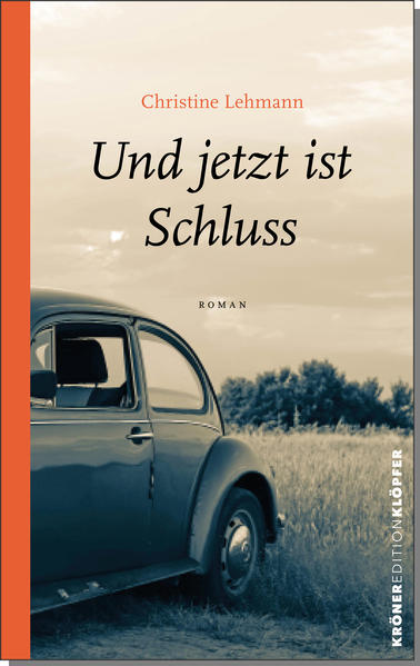 Ruth Winkler, frisch verstorben, erzählt auf dem Totenbett ihr Leben, von dem sie früher nie erzählen wollte: »Wer weiß, was da alles hochkommt, was ich nicht mehr wissen will.« Aber jetzt ist Schluss - und damit ist es ohnehin einerlei. 1930 in Halle an der Saale geboren, Scheidungskind, Krieg, Flucht aus der DDR, Stationen in der Schweiz in Nord-, schließlich Süddeutschland. Freuden und Sorgen der Liebenden und Mutter, Tochter und Ehefrau, Irrungen und Wirrungen einer ganz normalen Frau zwischen zwei Deutschlands, gelebte deutsch-deutsche Geschichte: die Geschichte eines millionenfach gelebten Alltaglebens in seiner ganzen traurig-schönen, oft skurrilen, überaus spannenden Pracht. Christine Lehmann hat mit ihren jahrelangen Recherchen zu diesem Buch einen einmaligen Schatz gehoben, der wohl unser aller kollektives Gedächtnis zum Klingen bringt. Da wird Lesen zur Sucht.