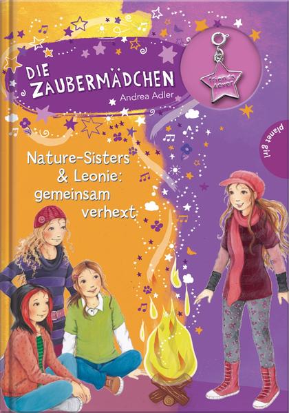 Die Nature- Sisters sind fuchsteufelswild! Finn Hauser und seine Gang haben ihr Bandenquartier verwüstet und dafür müssen sich die Zaubermädchen dringend rächen. Beim Schulausflug in den Wildtierpark enden jedoch alle Zauberversuche im Chaos. Aber da bekommen die Mädchen unverhofft magische Unterstützung: Leonie aus ihrer Partnerklasse gibt sich als Zaubermädchen zu erkennen und setzt ihre magischen Kräfte ein. Die Jungs erleben ihr blaues Wunder! Das dritte zauberhafte Abenteuer der Nature- Sisters - vier Zaubermädchen vereint in einem Band