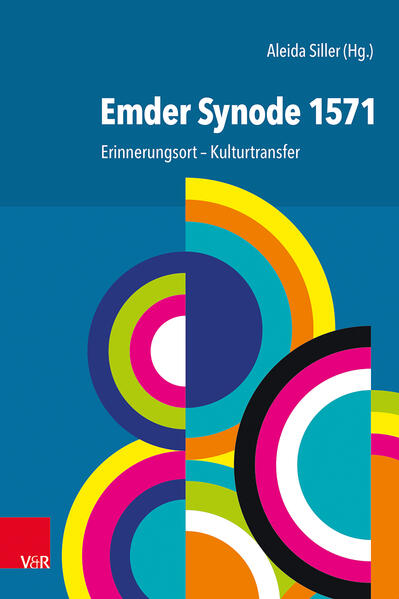 Die Emder Synode von 1571 war eine wegweisende Versammlung niederländischer Flüchtlings- und Untergrundgemeinden in schwierigen Zeiten. Ihre Beschlüsse über eine hierarchielose Kirchenordnung führten die damals in verschiedenen Territorien lebenden Gemeinden ohne Rangunterschiede zusammen. Mit ihrem Kirchenordnungsmodell wirkte die Emder Synode weit über ihre Zeit hinaus und beeinflusste die späteren synodalen Strukturen reformierter und unierter Kirchen. In diesem Buch werden ausgewählte Veranstaltungen und Vorträge aus dem 450. Jubiläumsjahr dieser Synode dokumentiert. Sie machen auf unterschiedliche Weise deutlich, dass die Emder Synode zu einer starken Impulsgeberin für den reformierten Protestantismus wurde und bis heute anregend bleibt-auch über den kirchlichen Raum hinaus. Unter den Beiträgen befindet sich der Festvortrag der Mainzer Direktorin des Leibniz-Instituts für Europäische Geschichte, Irene Dingel, und ein Vortrag des Göttinger Systematikers und Inhabers des Lehrstuhls für Reformierte Theologie, Martin Laube, zur Frage nach der Aktualität der Emder Synode.