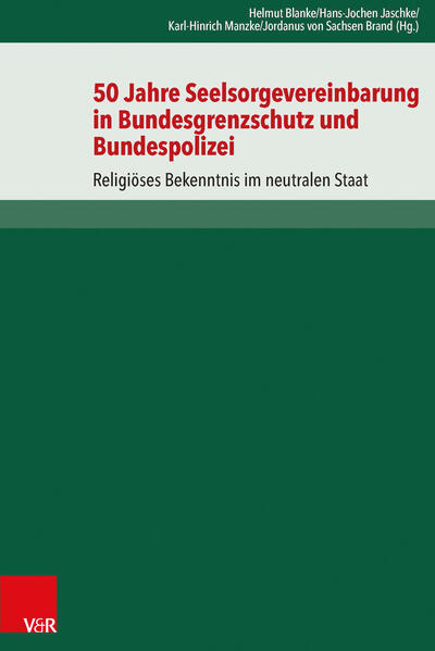 Seit nunmehr 50 Jahren besteht die Vereinbarung über die Seelsorge in Bundesgrenzschutz und Bundespolizei. Die Vereinbarungen regeln die Seelsorge in der Bundespolizei als Teil der kirchlichen Arbeit, die im Auftrag der Kirche von Polizeiseelsorgerinnen und Polizeiseelsorgern ausgeübt wird. Die zunehmenden psychischen Belastungen von Bundespolizistinnen und Bundespolizisten und deren Familien machen die Arbeit der Kirchen heute umso wichtiger. Prominente Vertreterinnen und Vertreter unterschiedlicher Disziplinen blicken in diesem Band gemeinsam auf ein halbes Jahrhundert fruchtbarer Zusammenarbeit zwischen Kirche und Staat zurück und geben Impulse für die Zukunft.