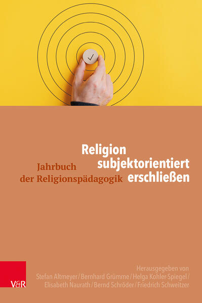 Das Thema dieses Jahrbuchs der Religionspädagogik nimmt ein Grundanliegen der Religionsdidaktik auf und zugleich eine zentrale Herausforderung, die aus der religiösen Gegenwartssituation für den Religionsunterricht erwächst: die immer stärkere Individualisierung und Pluralisierung von Religion und Religiosität, die vielfach als Signatur unserer Zeit angesehen wird. Was genau ist religionsdidaktisch und schulpädagogisch unter Subjektorientierung zu verstehen? Welches Verständnis von Subjekt wird dabei vorausgesetzt? In welchen Dimensionen und Aspekten muss sich die Subjektorientierung konkretisieren? Wo kann dies unter heutigen Voraussetzungen in der Praxis überhaupt gelingen? Solche Fragen berühren notwendig verschiedene Auffassungen von Religion und Religiosität, aber auch der Konfessionslosigkeit, da der Religionsunterricht nach heutigem Verständnis keineswegs nur für Mitglieder der Kirchen offen sein soll. Der Band bietet unterschiedliche Möglichkeiten an, wie eine subjektorientierte Erschließung von Religion und Religiosität aussehen kann. Dabei kommen bewährte Modelle wie die Korrelationsdidaktik und die Elementarisierung neu auf den Prüfstand und werden noch weniger begangene Wege etwa der Gestaltfindung von Religion im Religionsunterricht sowie der Unterstützung religiöser Sprachfähigkeit vorgestellt.