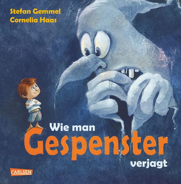 Vorlese- Weltmeister Stefan Gemmel hat ein wunderbares Anti- Gespenster- Bilderbuch geschrieben. Manchmal bekommt Finn abends Besuch von einem Gespenst. Aber anstatt vor ihm Angst zu haben, tritt Finn dem Gespenst mutig entgegen. Er stellt sich vor, dieses Wesen wäre viel kleiner, hätte lustige Kulleraugen, oder Blümchen im Gesicht, oder überall kleine Sternchen ... Und so verwandelt Finn das gruselige Gespenst in ein kleines liebenswertes Kuschelkissen. Ein wunderbare Anleitung, Kindern die Angst vor Gespenstern zu nehmen. "Höre zu du fremder Geist, damit du eine Sache weist: Erschrecken ist bei mir nicht drin, weil ich nämlich mutig bin!" "Ein gelungenes, wunderbares, spannendes Buch. Liebevoll und einfühlsam die Texte, schön auch die Illustrationen. Ganz besonders gut gefällt mir die Reimform. Die Kindergärtnerinnen sind auch sehr erfreut. Ich habe auf den Kiga- Büchertischen das Buch aufliegen und auch im Geschäft ist das Interesse schon sehr groß." Hedy Kunze Buchhandlung im Baronhof, Waldkirchen Diese Auszeichnungen bekam Stefan Gemmel für seine Leseförder- Aktivitäten: 2007 Bundesverdienstkreuz am Bande 2010 Lese DINO 2011 Lesekünstler des Jahres 2012 (Börsenverein) 2012 Guiness Weltrekord "Größtes Publikum eines einzelnen Autors" vor 10.000 Kindern 2013 Buchmarkt Award "Event" GOLD 2014 Buchmarkt Award "Event" Bronze