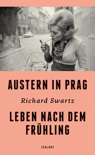 Mit dem Diplom einer Stockholmer Eliteschule in der Hand sucht Richard Swartz Anfang der siebziger Jahre in Osteuropa nach einem Weg, sich dem väterlichen Willen zu entziehen. Ein Prager unter Pragern will er sein, den Alltag mit ihnen teilen. Der Mangel regiert - vom Toilettenpapier bis zur Moral. Anders als viele seiner Generation hält er den Sozialismus nicht für reformierbar. Er trifft auf Gastgeber, die Austernlöffel auslegen, obwohl es seit Jahrzehnten keine Austern gibt in Prag, einer Stadt, von der seine Freundin Jarka behauptet, dass in ihr nur Hunde gut und anständig leben könnten. Richard Swartz erzählt von menschlicher Nähe und großer Zuneigung, aber auch von Not und Lüge in einer Diktatur.