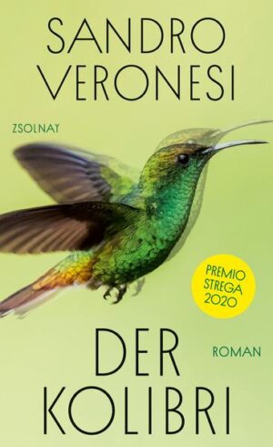 „Meisterhaft: ein Kuriositäten- und Genusskabinett voller kleiner Wunder“ Ian McEwan. „Unkonventionell, entwaffnend und zutiefst menschlich. ‚Der Kolibri‘ ist eine neue Art der Familiensaga.“ Jhumpa Lahiri Ein Schock, der heftigste vielleicht in einem an Schocks reichen Leben: Vom Psychoanalytiker seiner Frau erfährt der Augenarzt Marco Carrera, dass sie ihn wegen eines deutschen Piloten verlassen werde, von dem sie schwanger ist. Damit beginnt Sandro Veronesis mit dem Premio Strega ausgezeichneter Roman „Der Kolibri“. Auf psychologisch raffinierte Weise erzählt er darin von einer Achterbahn der Gefühle, die das Schicksal dieses sensiblen Mannes prägen, von unvergleichlichen Charakteren, denen er auf dem Tennisplatz oder am Spieltisch begegnet, von familiärem Unglück und von einer großen, lebenslänglichen Liebe … Marcos Dasein gleicht dabei dem eines Kolibris: Auf der Suche nach Ruhe ist er ständig in Bewegung. Ein großartiger polyphoner Roman, ein Jonathan Franzen Italian Style.