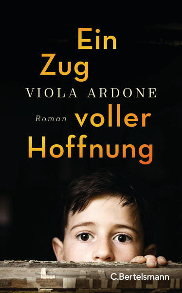 Warmherzig und unvergesslich: Wie ein Junge aus armen Verhältnissen das Glück in der Musik findet - der Überraschungsbestseller aus Italien! Neapel, 1946: Der 7-jährige Amerigo lebt mit seiner Mutter in einem der ärmsten Viertel und hat ständig Hunger. Als die Mutter von einer wohltätigen Initiative hört, die bedürftige Kinder für ein knappes Jahr zu Familien im reicheren Norditalien schickt, scheint dies die beste Lösung zu sein. Hoffnungsfroh, aber auch etwas bange besteigt Amerigo mit vielen Kindern den Zug. In seiner neuen Familie lebt er sich schnell ein, entdeckt seine Liebe zur klassischen Musik, bekommt sogar eine Geige geschenkt. Nachdem die paradiesische Zeit vorbei ist, erscheint ihm seine Mutter in Neapel ganz fremd. Als er kurz darauf erfährt, dass sie aus Geldnot heimlich seine Geige verkauft hat, fühlt Amerigo sich verraten. Er reißt aus und steigt noch einmal in den Zug, fest entschlossen, Neapel für immer hinter sich zu lassen ... »Der kleine Amerigo erobert von der ersten Seite an die Herzen seiner Leser und Leserinnen und Leser.« La Stampa