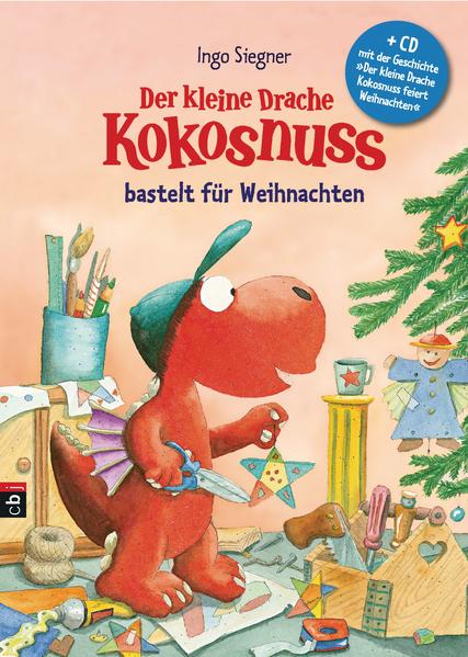 Im Drachenflug durch den Advent! In diesem Jahr wollen der kleine Drache Kokosnuss, das Stachelschwein Matilda und der Fressdrache Oskar einen Weihnachtsbaum ganz für sich alleine natürlich dekoriert mit selbst gebasteltem Weihnachtsschmuck. Wie gut, dass Matilda weiß, wie es geht, und Schritt für Schritt erklärt, sodass der grüne Baum schnell zu einem bunten wird. Dafür verrät Oskar die besten Plätzchenrezepte und Kokosnuss kennt noch ein paar Spiele und Lieder, die die Zeit bis Heiligabend in Drachengeschwindigkeit verfliegen lassen. Ein Weihnachtsbuch für die ganze Familie. Enthält die CD "Der kleine Drache Kokosnuss feiert Weihnachten" und einen Bogen mit bunten Weihnachtsanhängern. Ausstattung: Mit fbg. und s/w Illustrationen des Autors