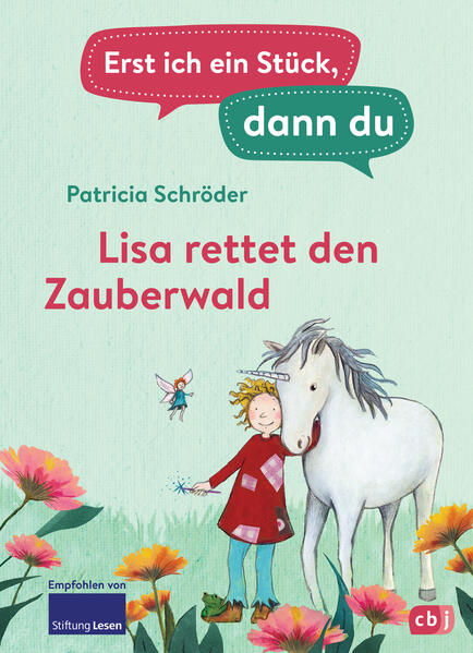 Die erfolgreiche Kinderbuchreihe mit bewährtem Konzept für das gemeinsame Lesenlernen und - üben Wenn Lisa die Augen schließt, kann sie in den Zauberwald reisen und ihre Freunde, die Zauberwesen, besuchen. Doch der Zauberwald ist in Gefahr: Eine unheimliche Dunkelheit breitet sich aus! Die kleine Hexe, das Einhorn und die winzige Elfe tun alles, um das Dunkel aufzuhalten. Als selbst dem mächtigen Zauberer die Zauberkraft ausgeht, kann nur noch Lisa ihre Freunde und den Zauberwald retten … Wenn das Lesen für Leseanfänger*innen noch mühsam ist, heißt es in vielen Familien: »Lass uns gemeinsam lesen. Erst ich ein Stück, dann du. Wir wechseln uns ab.« Deswegen ist unsere beliebte Erstleser- Reihe »Erst ich ein Stück, dann du« speziell für das gemeinsame Lesen konzipiert: * Leseabschnitte für die erfahrenen Vorleser*innen und die Leseanfänger*innen wechseln sich ab * längere Passagen für Vorleser*innen in kleiner Schrift * kurze Texte für Leseanfänger*innen in Fibelschrift So macht gemeinsames Lesenlernen Spaß! Ausstattung: Mit fbg. Illustrationen