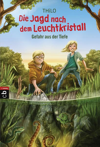 Die Jagd nach dem Leuchtkristall geht weiter! Die Zwillinge Christian und Anna haben im Reich der Erdlinge unter ihrer Stadt Freundschaft mit den Bewohnern geschlossen, nachdem sie den Leuchtkristall von den finsteren Araks zurückerobert haben. Jetzt ist es im Reich der Erdlinge wieder wunderbar hell und die Bewohner bereiten sich auf eine große Feier vor. Doch dann öffnen Christian und Anna eine Kiste, die besser hätte verschlossen bleiben sollen. Werden die Geschwister und ihre Freunde den Leuchtkristall vor der neuen Bedrohung beschützen können? Ausstattung: Mit s/w Illustrationen