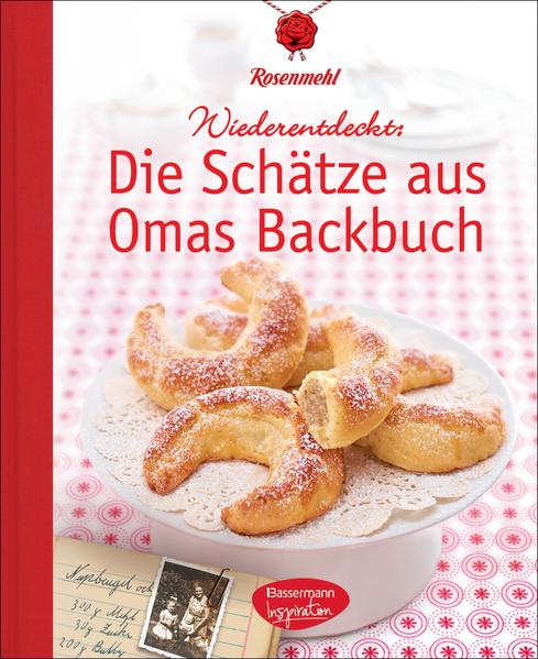 Großmutters Rezepte wiederentdeckt In diesem wundervollen Backbuch verewigt Rosenmehl rund 100 alte, handgeschriebene Familienrezepte. Für jede Jahreszeit und jeden Anlass hält die Sammlung das ideale Rezept für köstliche Back- und Mehlspeisen bereit. Egal ob Oster- oder Adventsbackwerk, ob Obst-, Geburtstagskuchen oder Mehlspeisen – jeder Genießer wird etwas Gutes finden. Freuen Sie sich auf die Rezeptschätze aus der Kindheit in dem liebevoll und hochwertig gestalteten Buch. Ausstattung: mit ca. 120 Farbfotos