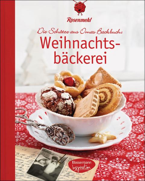 Backen wie anno dazumal Neues von Rosenmehl: Nach dem großen Erfolg der wiederentdeckten "Schätze aus Omas Backbuch" kommt jetzt das ultimative Buch für das Backen in der Advents- und Weihnachtszeit. Auch hier verewigt Rosenmehl rund 60 alte, handgeschriebene Familienrezepte. Ob köstliche Plätzchen, aromatische Stollen, feine Lebkuchen, festliche Kuchen – hier ist für alle Genießer etwas dabei. Freuen Sie sich wieder auf ein liebevoll und hochwertig gestaltetes Buch mit Rezeptschätzen aus Ihrer Kindheit, die damit wieder auflebt.