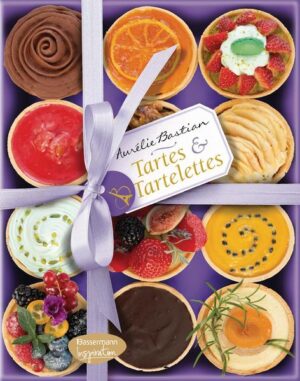 Verführerisch-zarte Kuchen Sie sind so zart und fein, knusprig und vielseitig, so schnell zu machen und immer wieder ein Genuss: Tartes und Tartelettes, diese feinen französichen Kuchen. Verwöhnen Sie sich einfach öfter damit - wunderbare Rezepte finden Sie in diesem Buch von Aurélie Bastian. Aurélie Bastian kocht und backt französisch - in Deutschland - und sie teilt ihre Rezepte auf ihrem deutschsprachigen Blog "franzoesischkochen" sowie in der Sendung "mdr-Sachsen-Anhalt heute" mit einer großen Fangemeinde. Hier kommen ihre besten Rezepte für Tartes und die kleinen Tartelettes - alle von ihr selbst ganz wunderbar fotografiert. Ein Buch für Liebhaber guten Gebäcks. Ausstattung: jedes Rezept bebildert