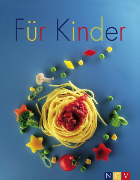 Kinder haben ihren eigenen Kopf, ganz besonders, wenn es ums Essen geht. Viele Mütter und Väter können davon ein Lied singen, denn was den Kleinen schmeckt, bereitet den Großen bisweilen Kopfzerbrechen. Es soll lecker und gesund sein, Spaß machen, gut aussehen und noch dazu schnell zubereitet sein. Auf 160 Seiten präsentiert dieses Buch eine Fülle an Rezepten, die allen Anforderungen gerecht werden und vor allem eines sind: lecker! Neben pfiffigen Frühstücksideen und Pausensnacks, die fit für den Tag machen, finden Sie leckere, schnelle Mittagsgerichte von herzhaft bis süß und natürlich jede Menge Rezepte für ein Abendbrot, das es in sich hat. Außerdem: die besten Rezepte für Partys, die den nächsten Kindergeburtstag garantiert unvergesslich machen. So ist es ein Leichtes, neue Lieblingsgerichte auf den Tisch zu bringen und seine Liebsten mit allem zu verwöhnen, was schmeckt und fit hält!