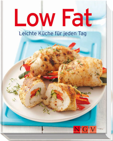 Schlemmen auf die leichte Art. Schlemmen auf leichte Art? Genuss ohne Reue? Mit unseren köstlichen fettarmen Rezepten kein Problem! In diesem Buch haben wir über 100 abwechslungsreiche Rezepte für unbeschwerten Genuss Tag für Tag zusammengetragen: von knackigen Salaten über kleine Snacks, herzhafte Suppen und aromatische Pastarezepte bis hin zu vegetarischen Rezepten, raffinierten Fleisch- und Fischgerichten und süßen Leckereien. So kann man ohne schlechtes Gewissen zugreifen und ganz nebenbei noch etwas für die schlanke Linie tun!